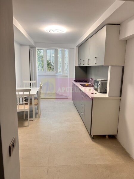 Vanzare apartament 3 camere Decebal, metrou, parking